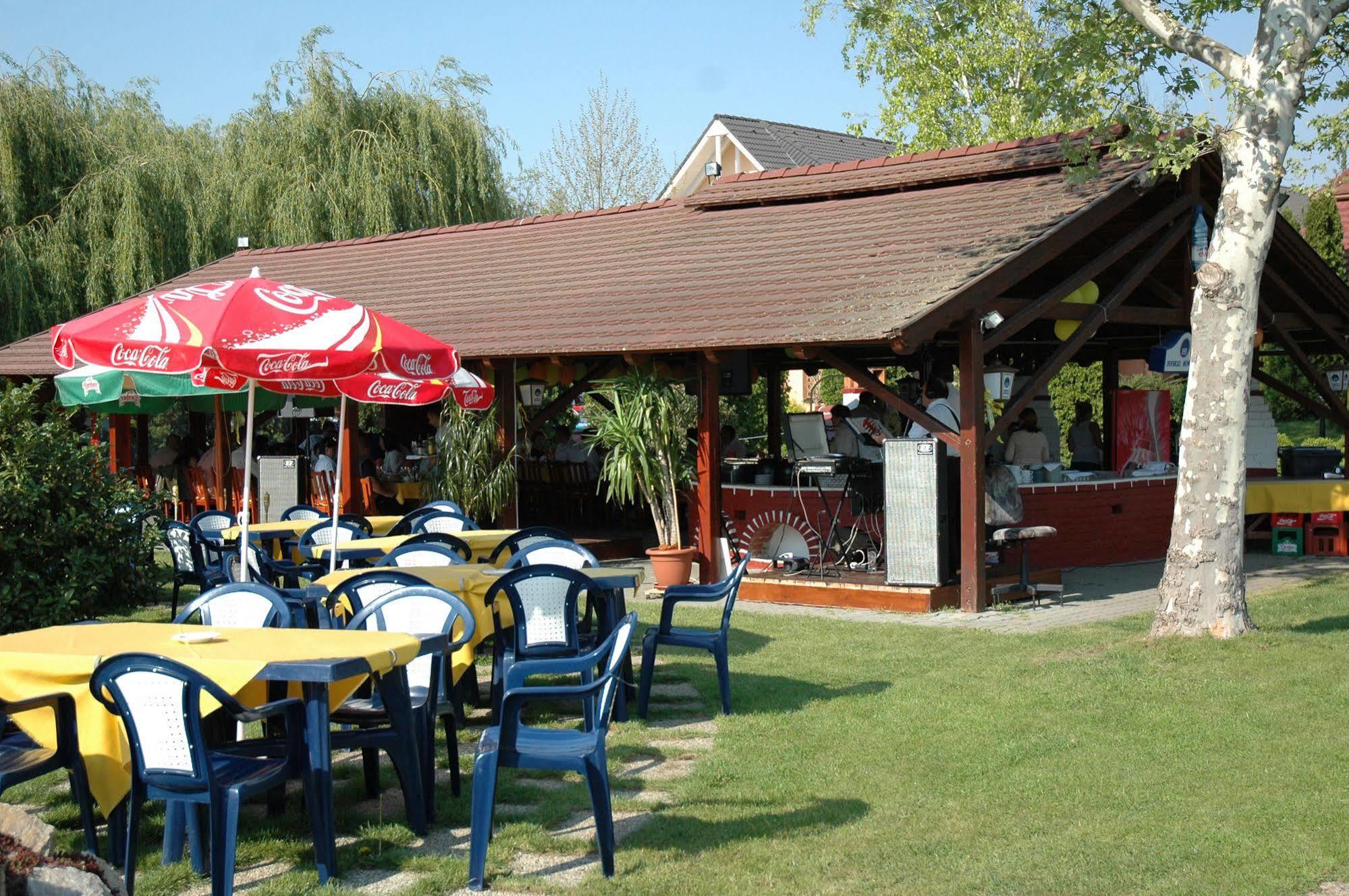 Piknik Wellness Hotel Siófok Exterior foto